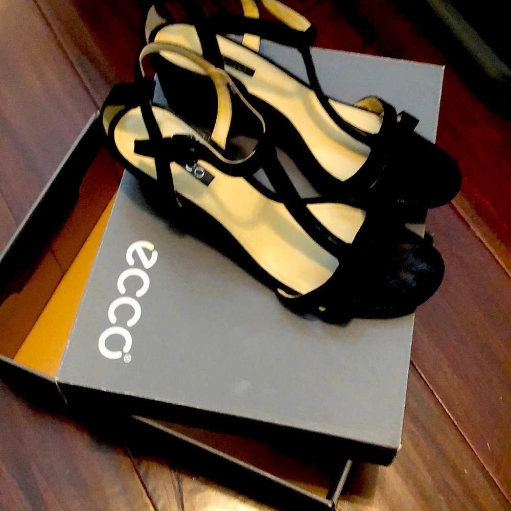 Echo shoes size 8 1/2 like new